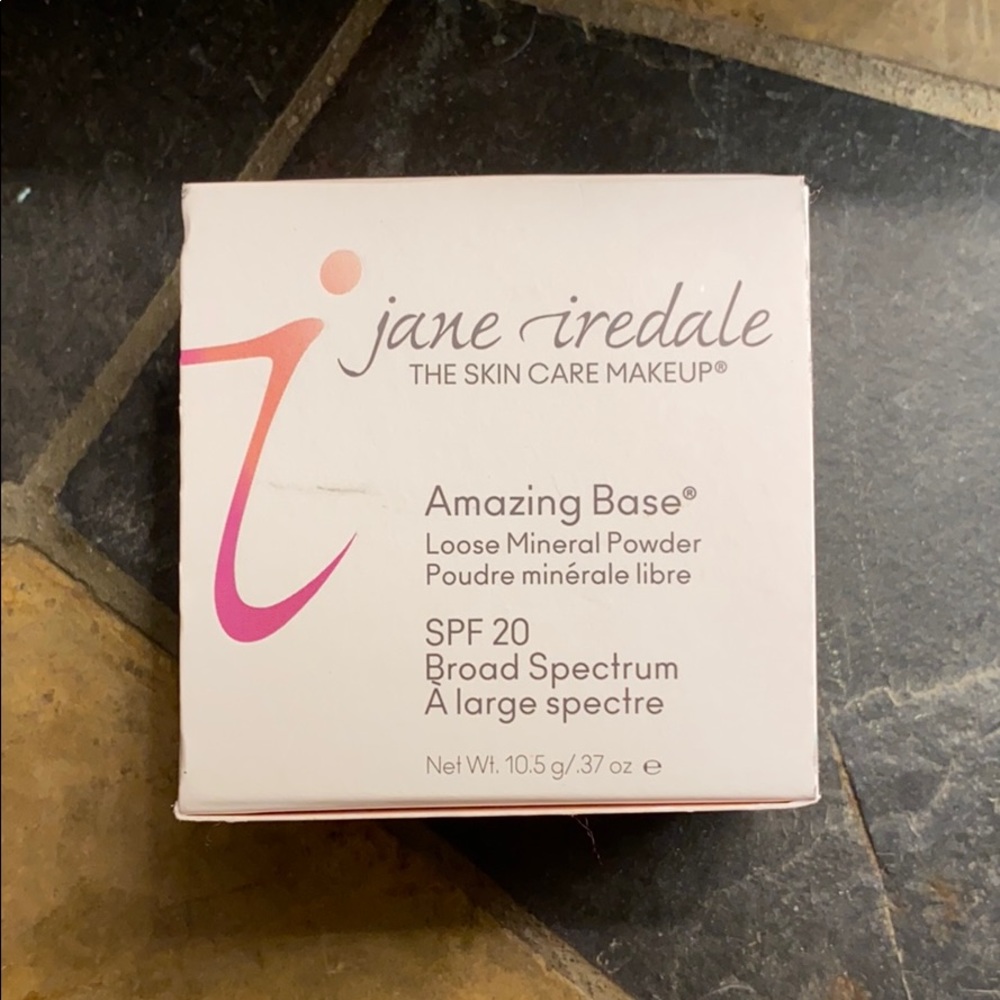 SOLD NWT Jane Iredale Amazing Base loose powder